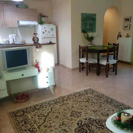 Φιλόξενο Σπίτι Στο Λουτράκι! Villa Exterior photo